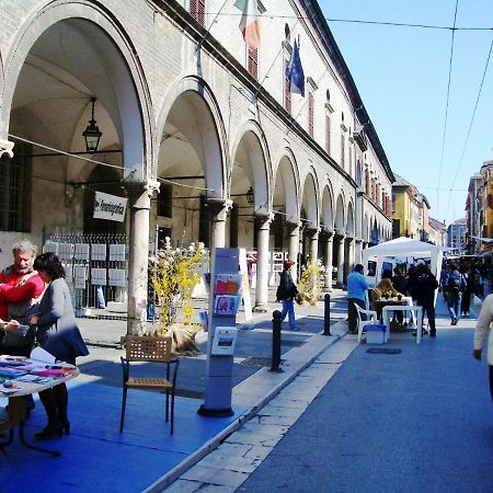 Rubra Apartments Parma Bagian luar foto