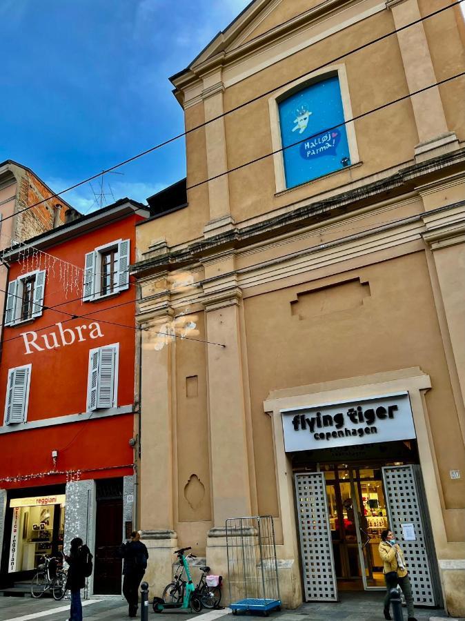 Rubra Apartments Parma Bagian luar foto